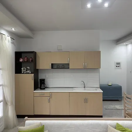 Karydi House * Megáli Panayía