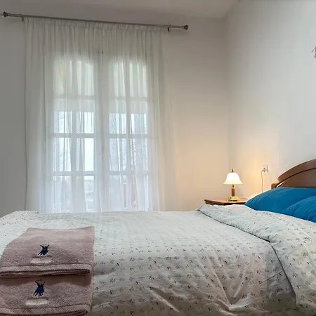 בית נופש Karydi House